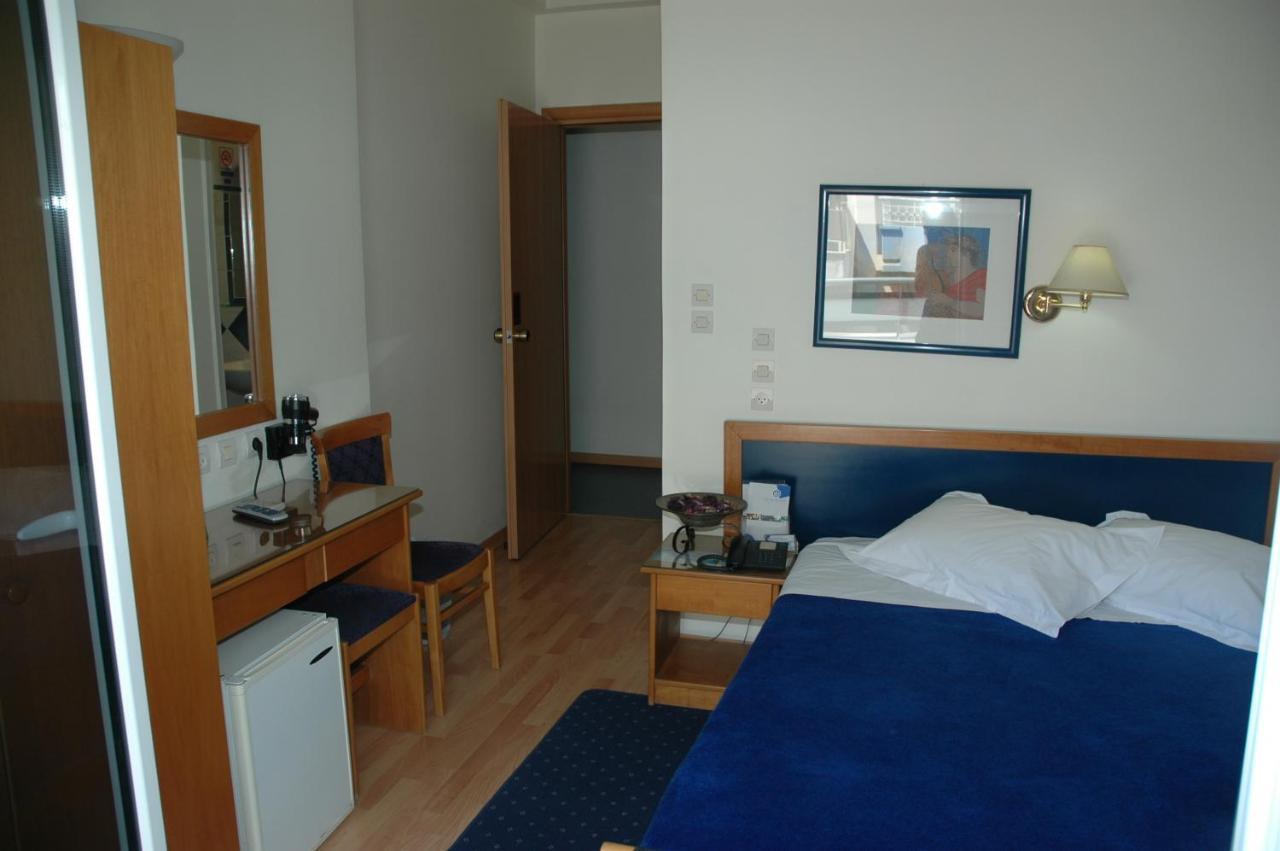 Hotel Elena Lamía Zimmer foto